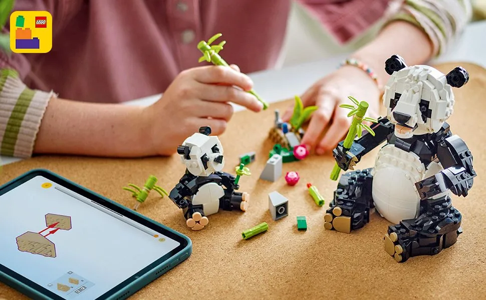 LEGO Creator 3-in-1 Wildlife: Panda Family 31165