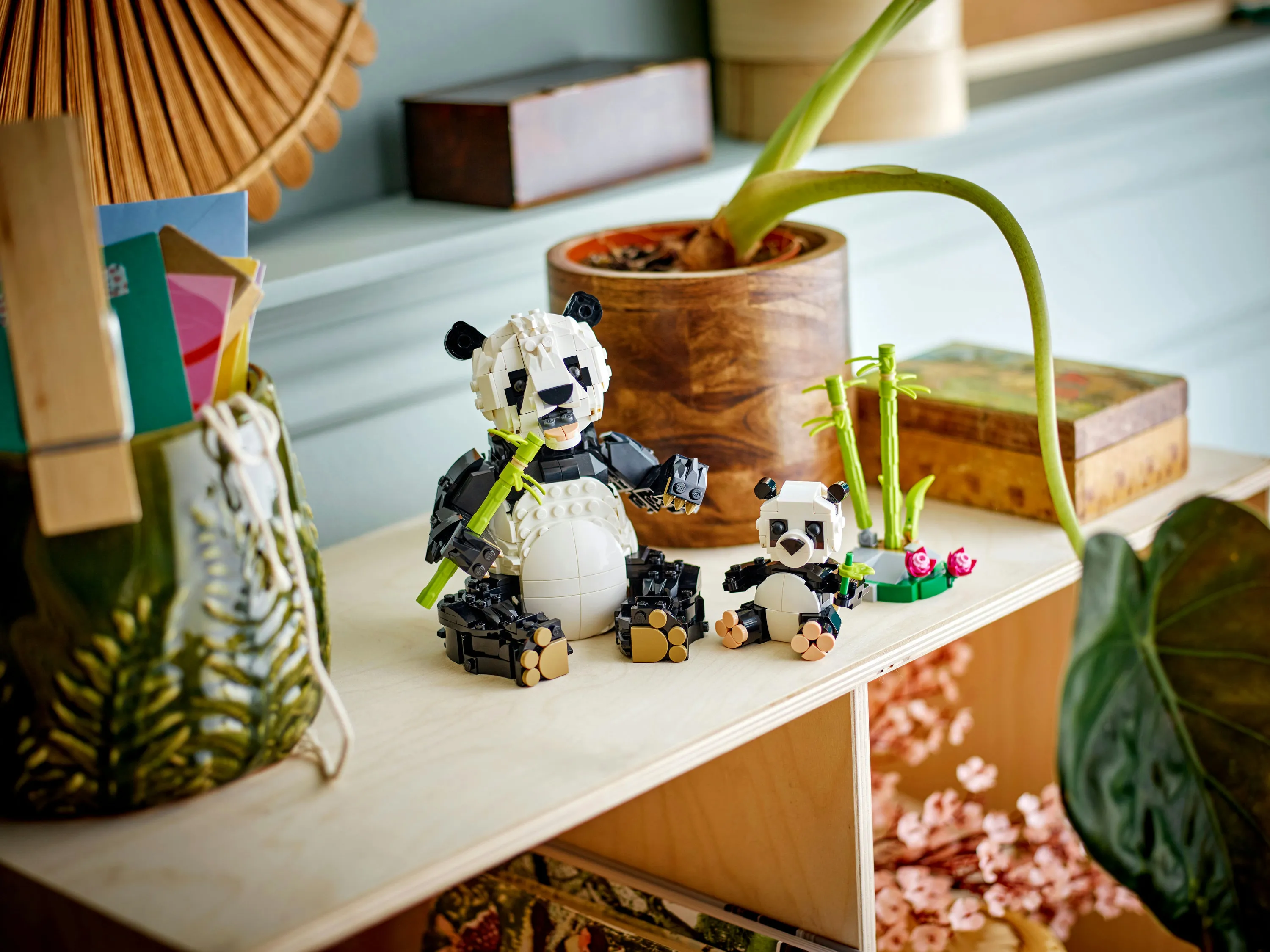 LEGO Creator 3-in-1 Wildlife: Panda Family 31165