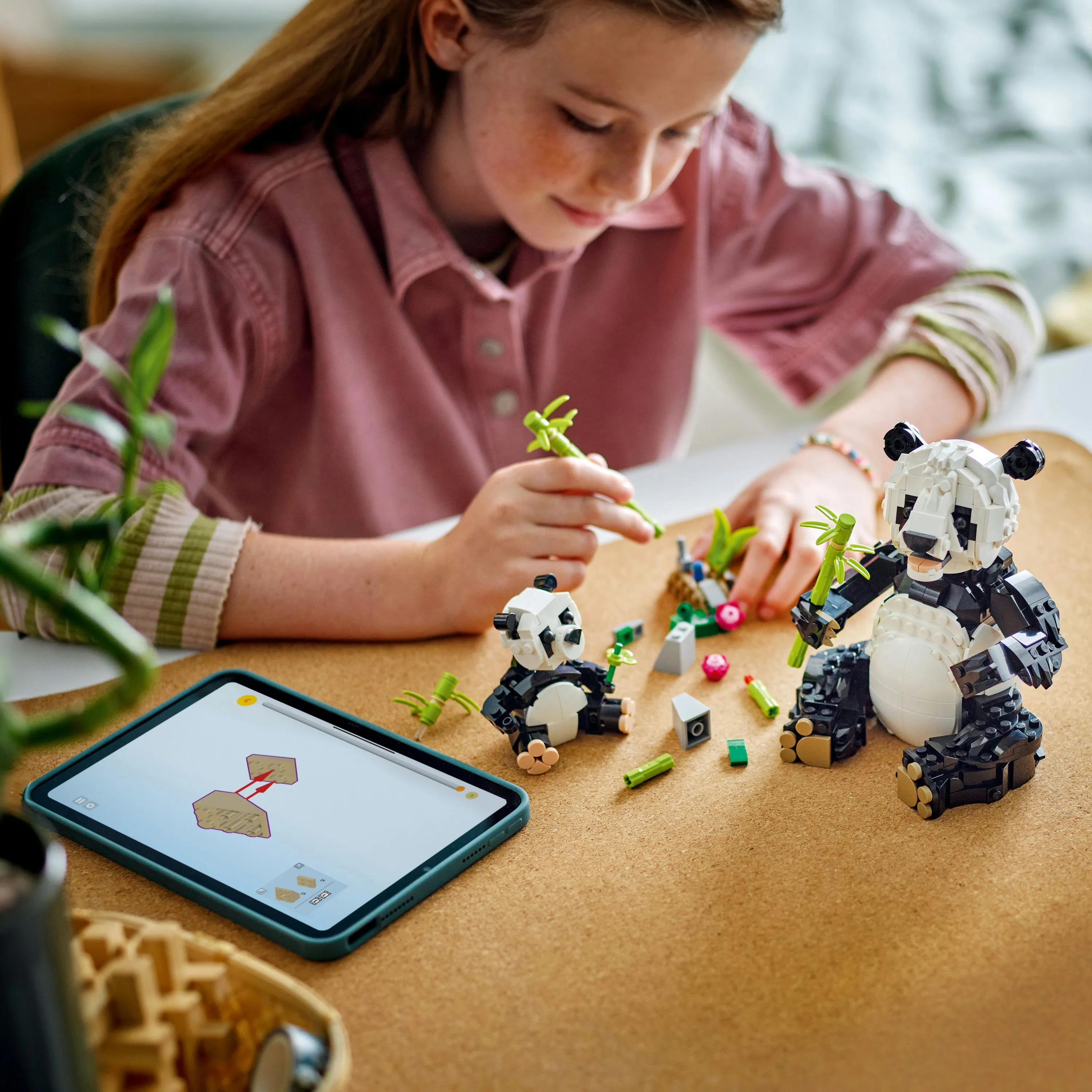 LEGO Creator 3-in-1 Wildlife: Panda Family 31165