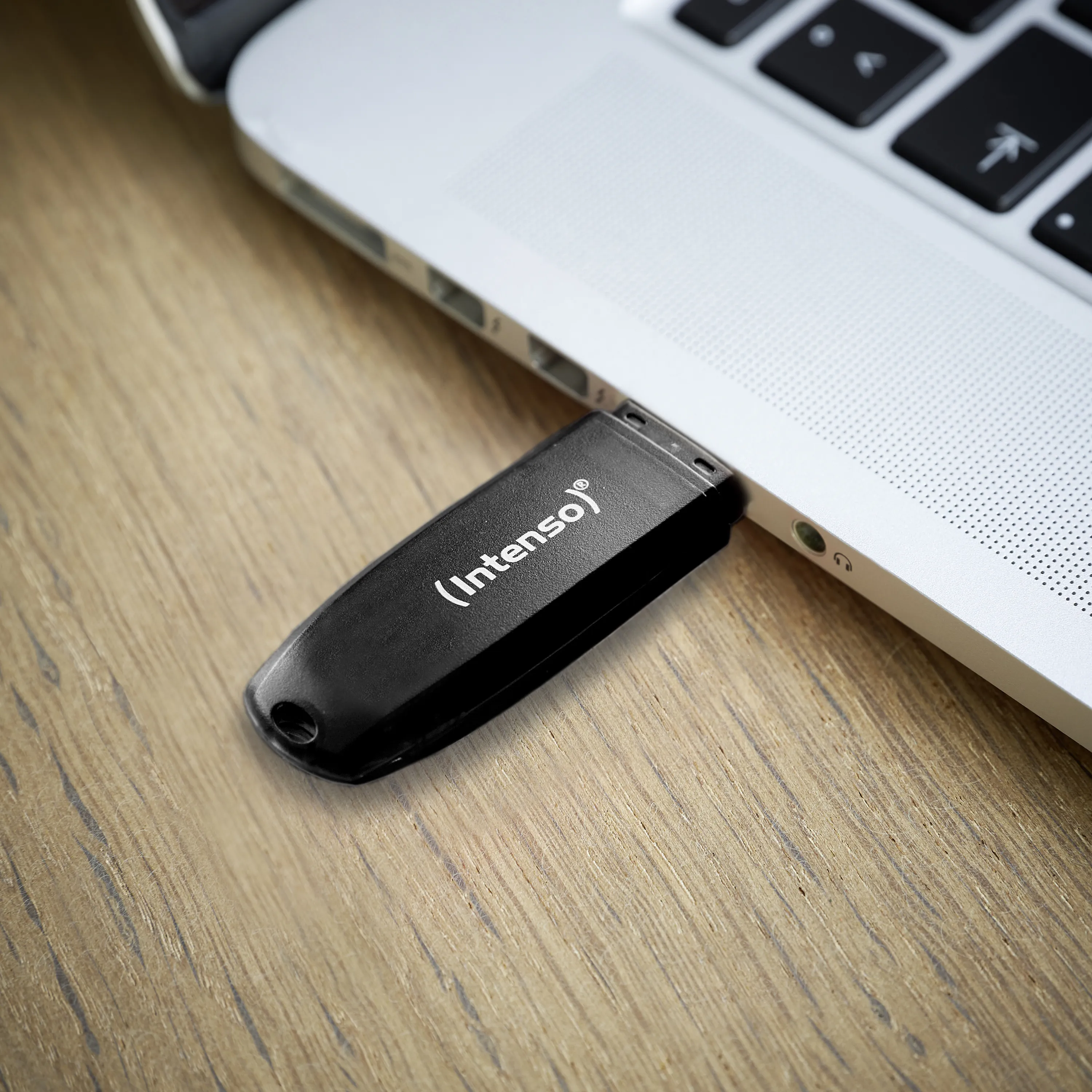 Intenso 128 GB Speed Line USB 3.2 Gen 1x1 - memory stick, Black