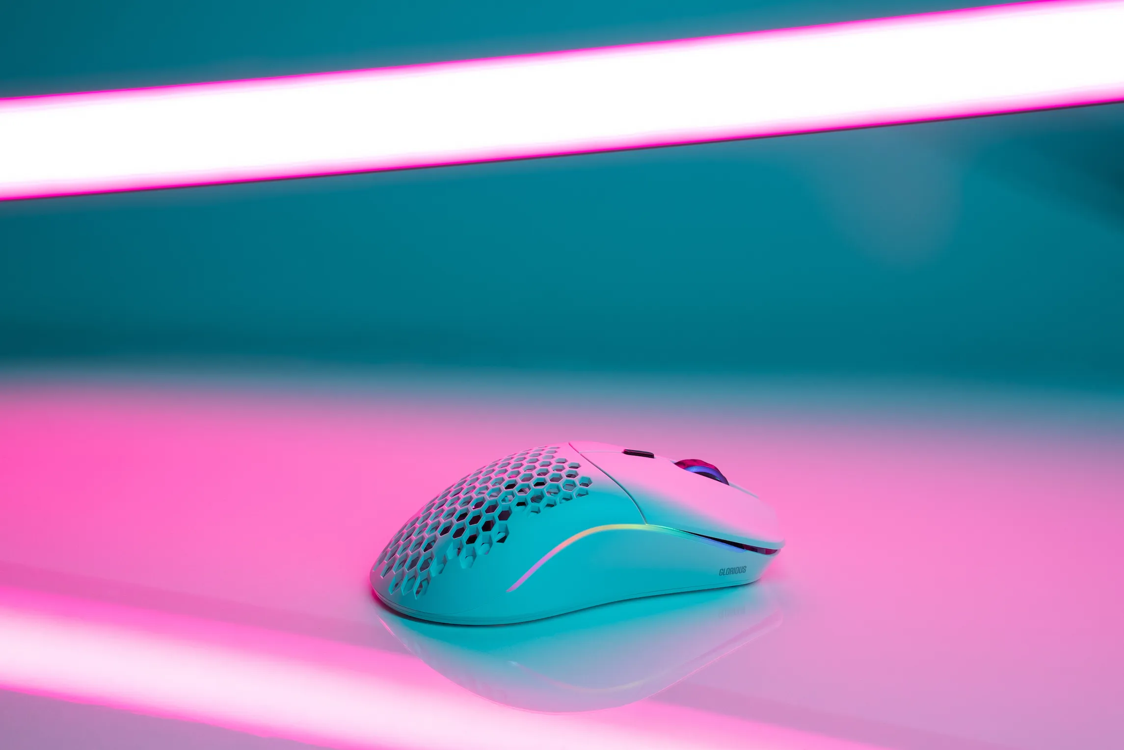 Glorious Model O - wireless gaming mouse, white
