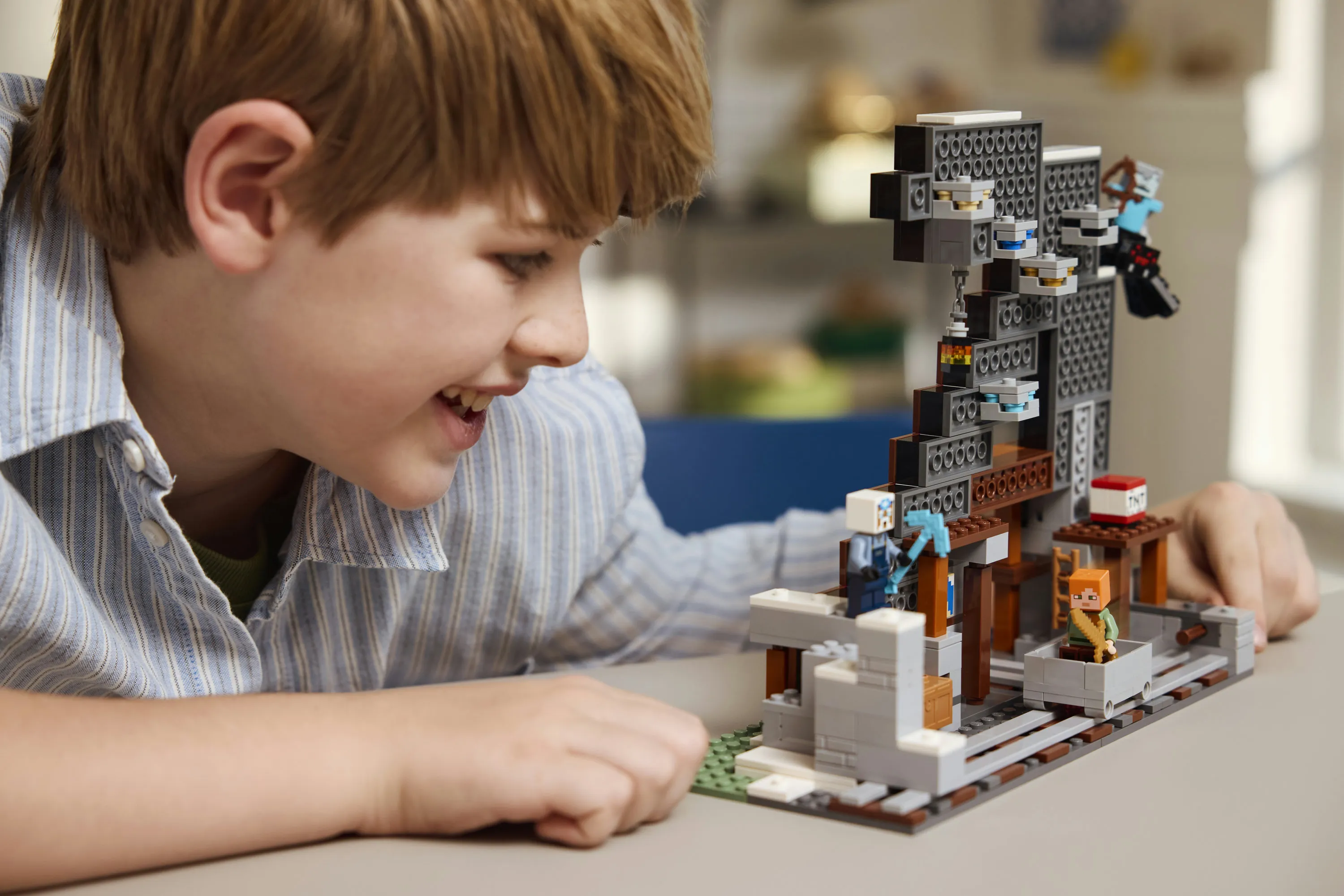 LEGO Minecraft The Pickaxe Mine 21277