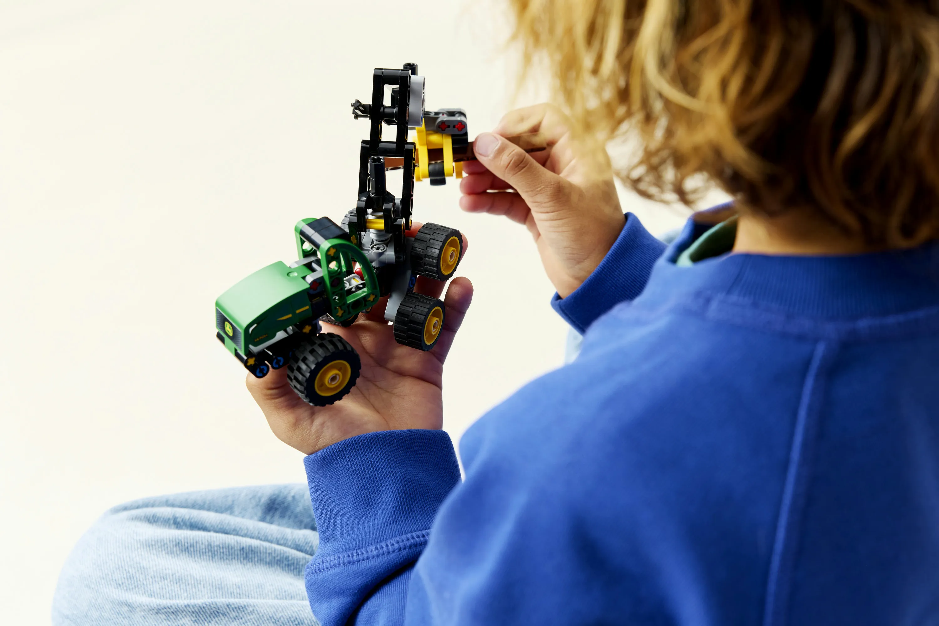 LEGO Technic John Deere 1470H Wheeled Harvester 42218