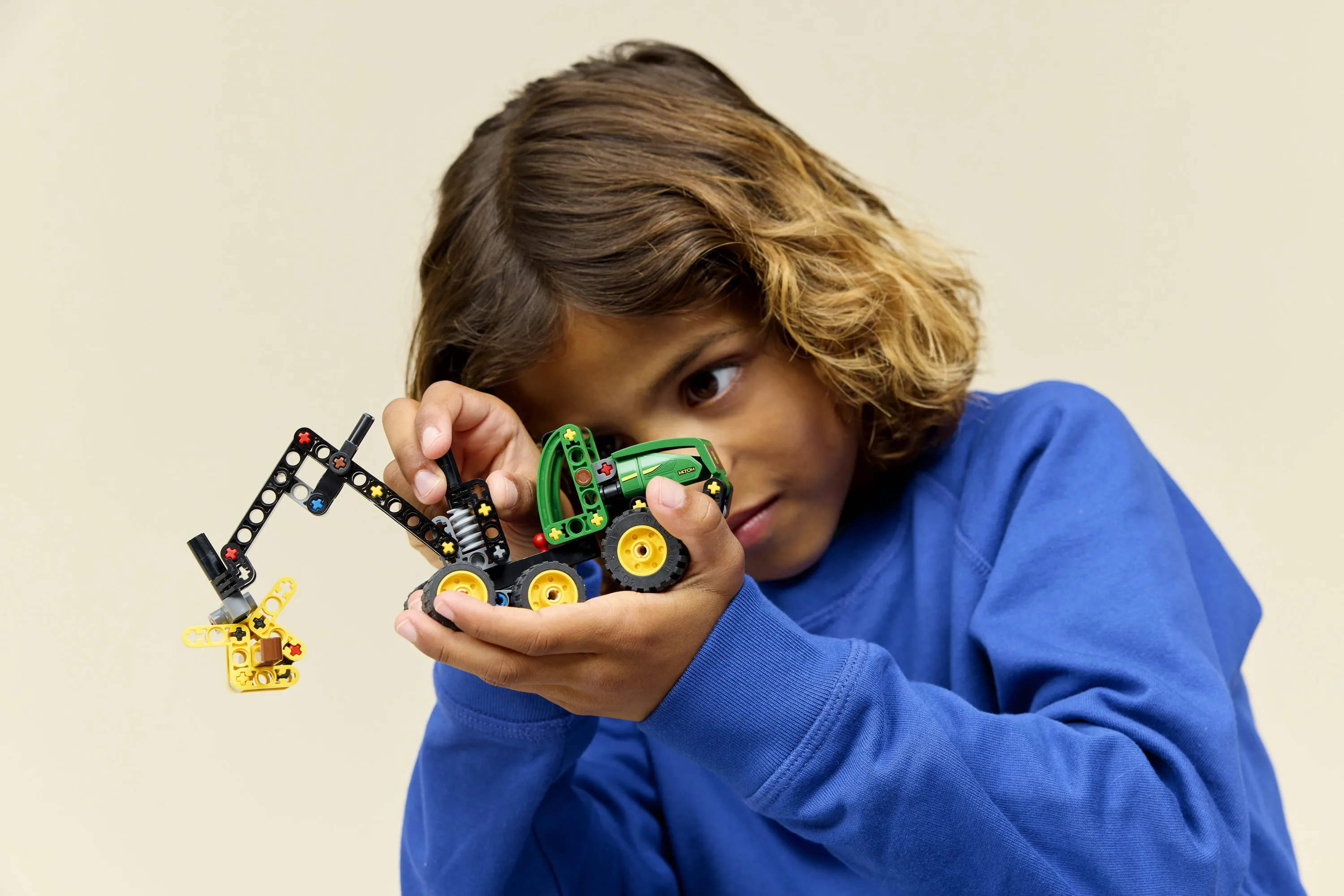 LEGO Technic John Deere 1470H Wheeled Harvester 42218