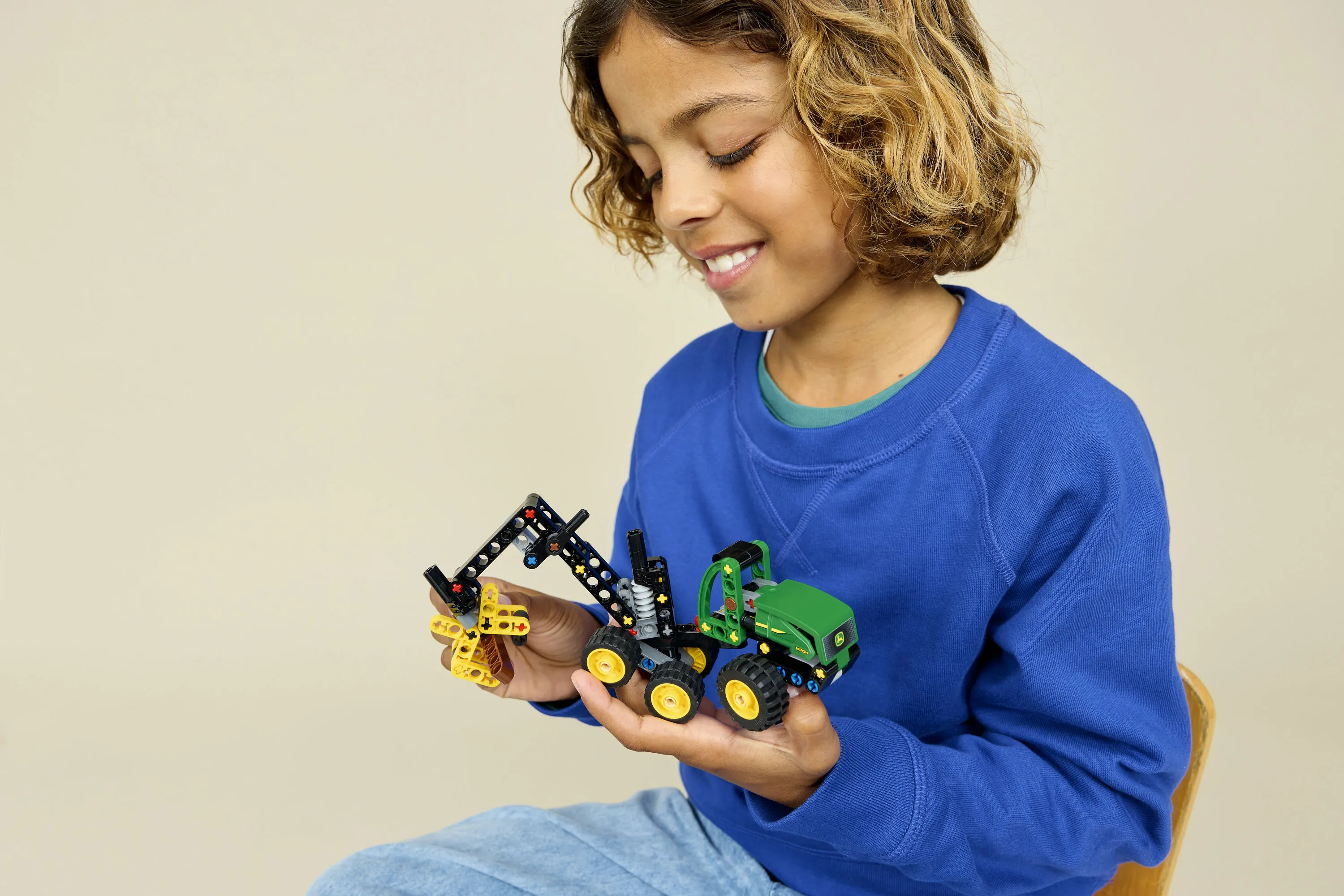 LEGO Technic John Deere 1470H Wheeled Harvester 42218
