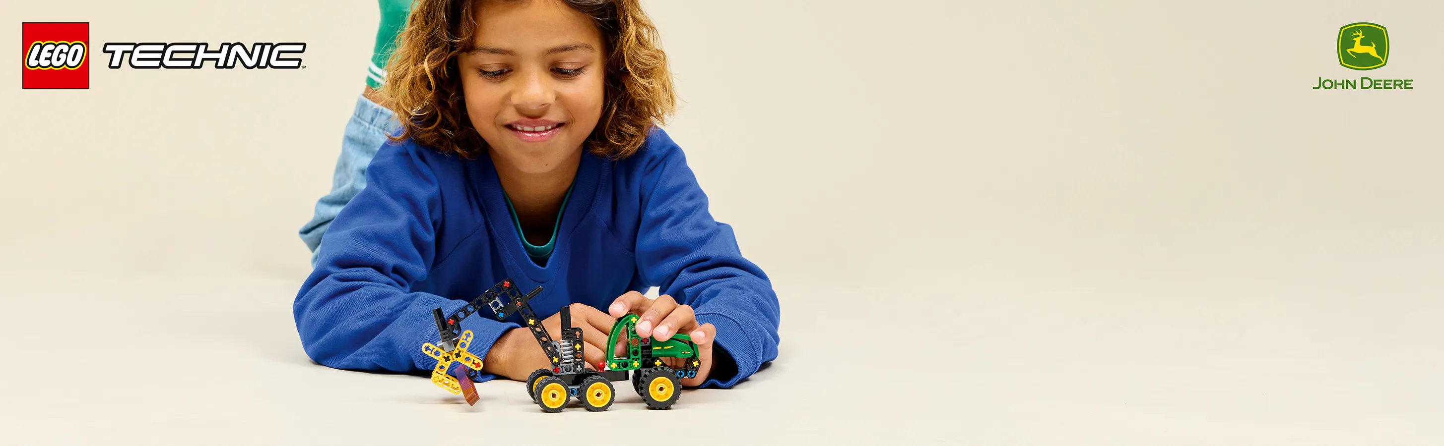 LEGO Technic John Deere 1470H Wheeled Harvester 42218