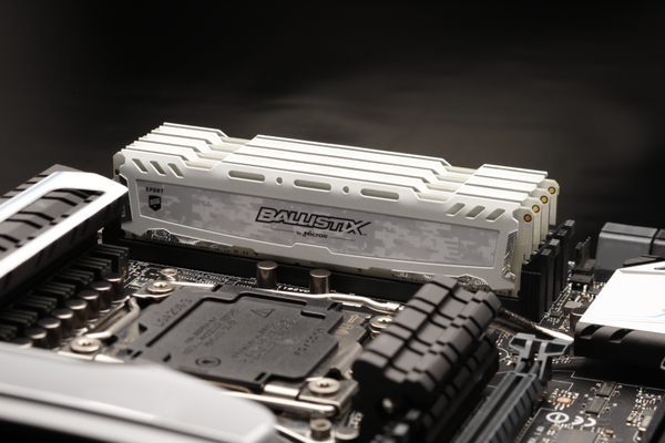 Crucial 32GB (2x16GB) Ballistix Sport LT 32GB WT 3200MT/s, CL16 - White