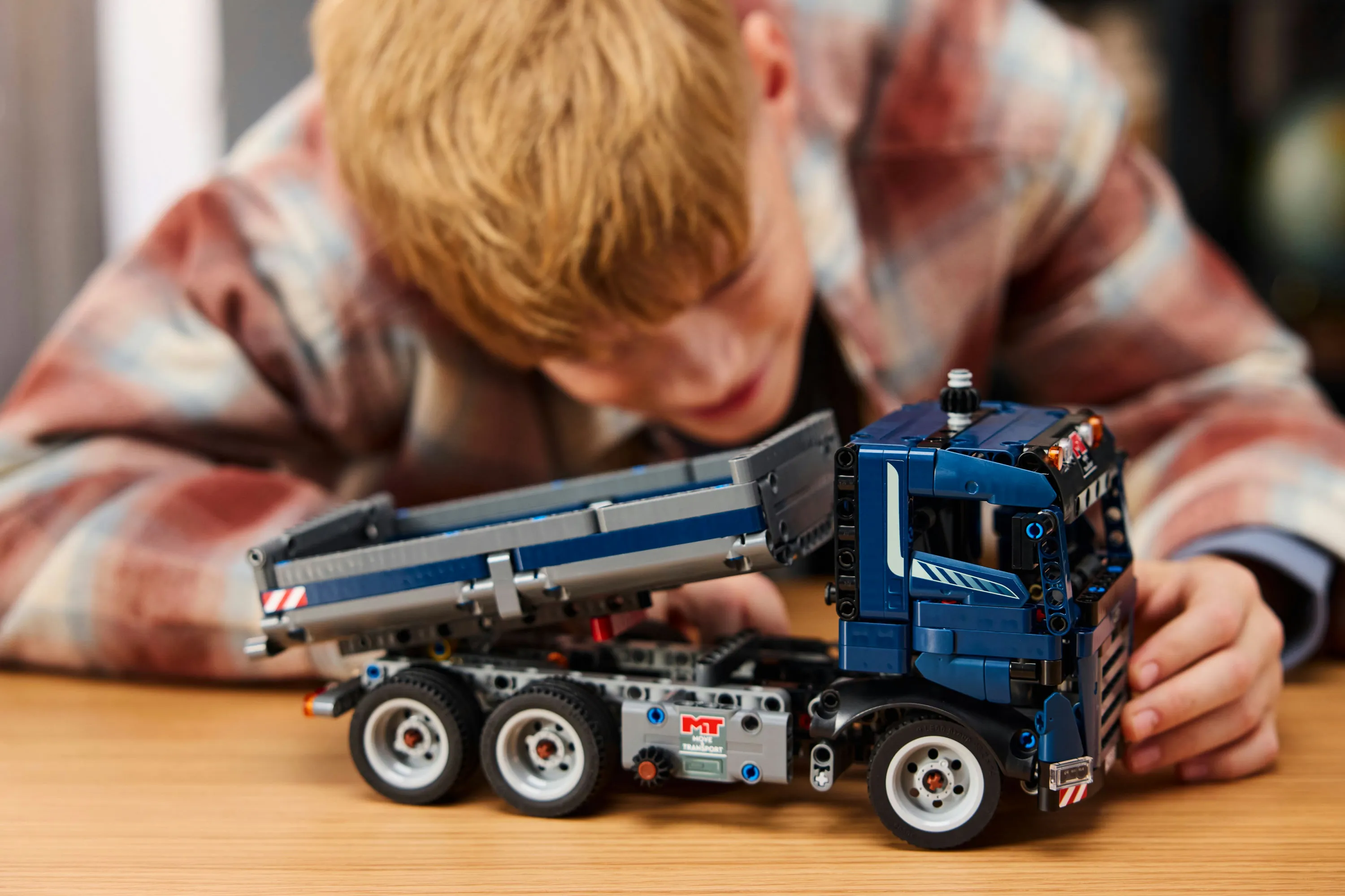 LEGO Technic Tipping Truck 42203