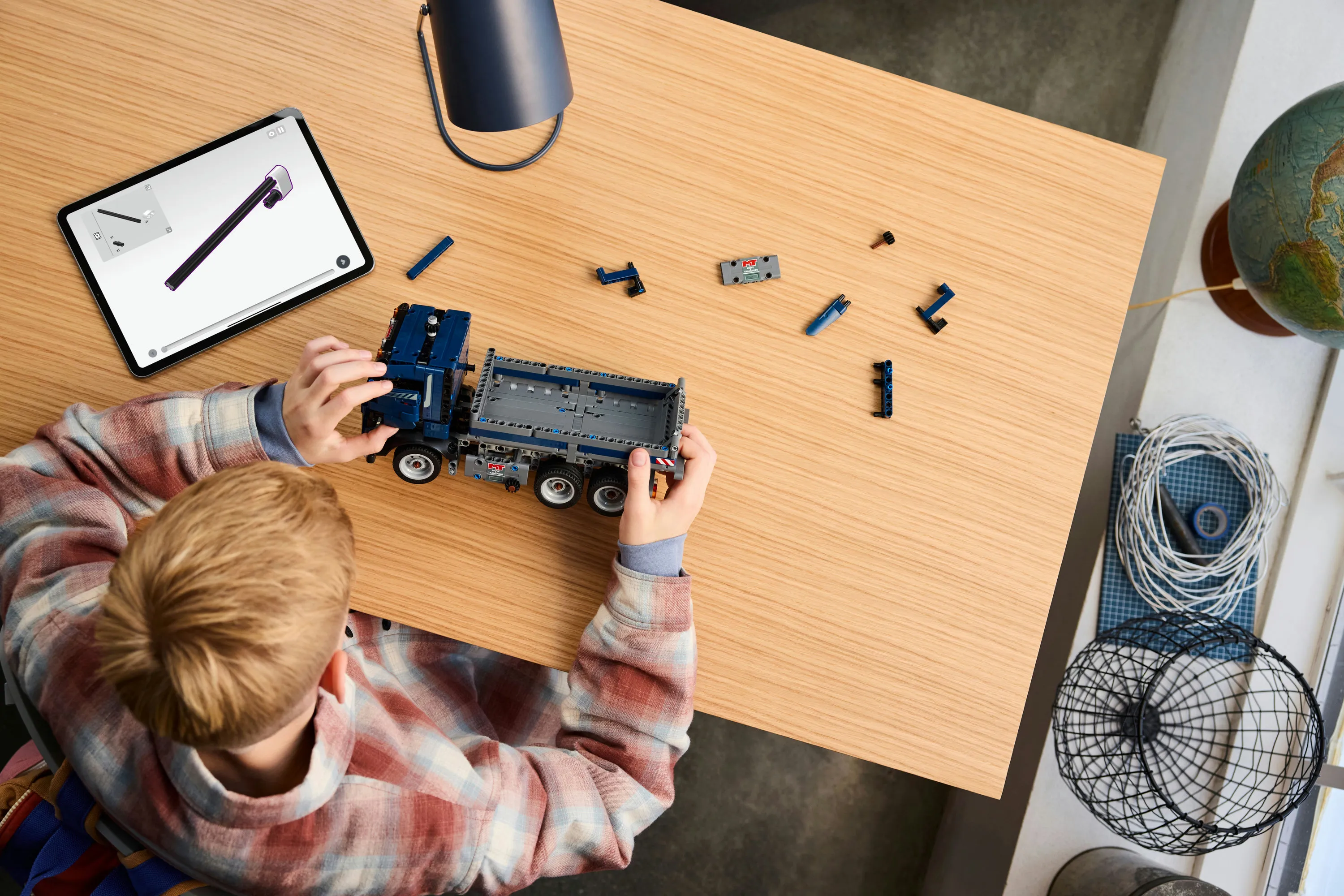 LEGO Technic Tipping Truck 42203