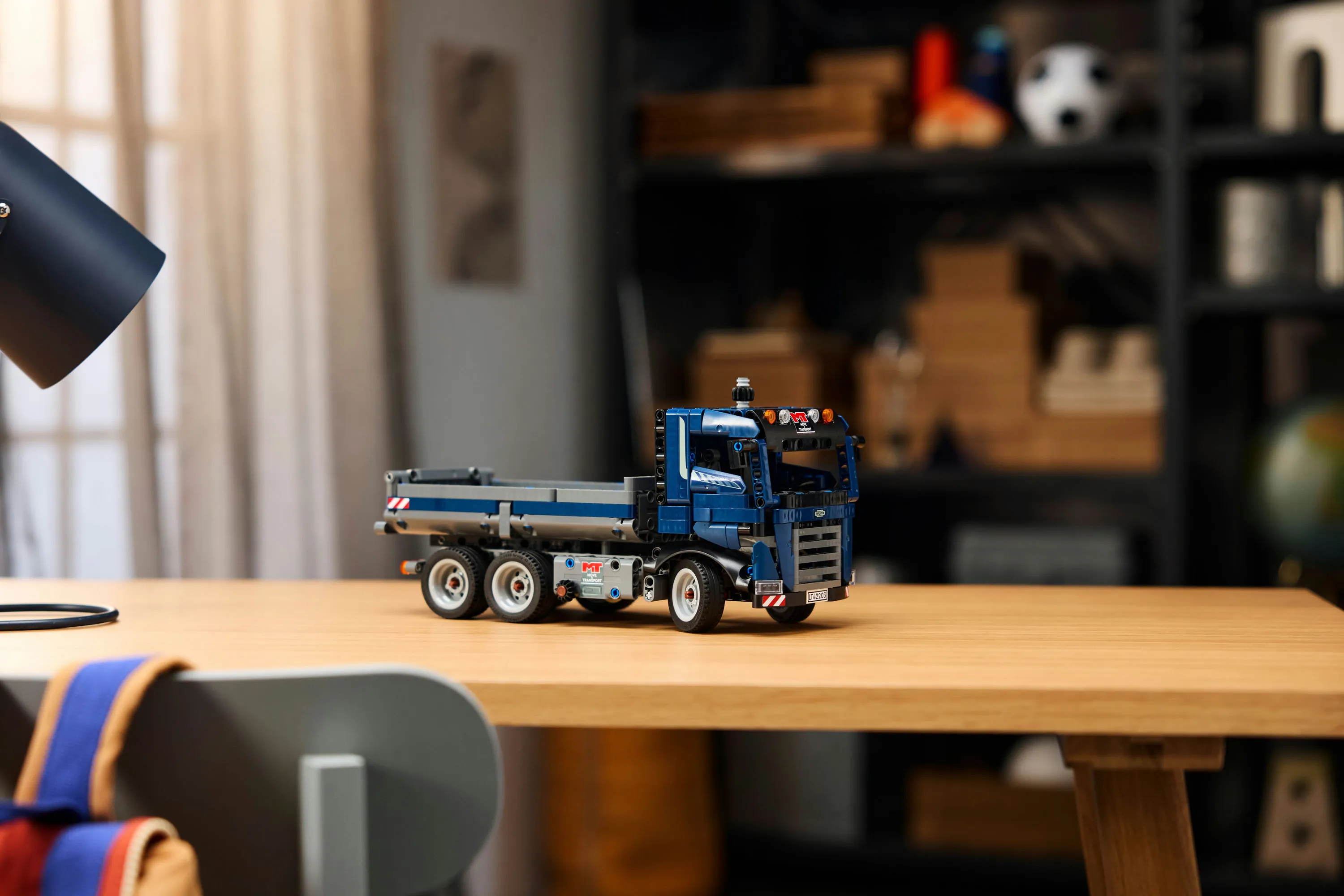 LEGO Technic Tipping Truck 42203