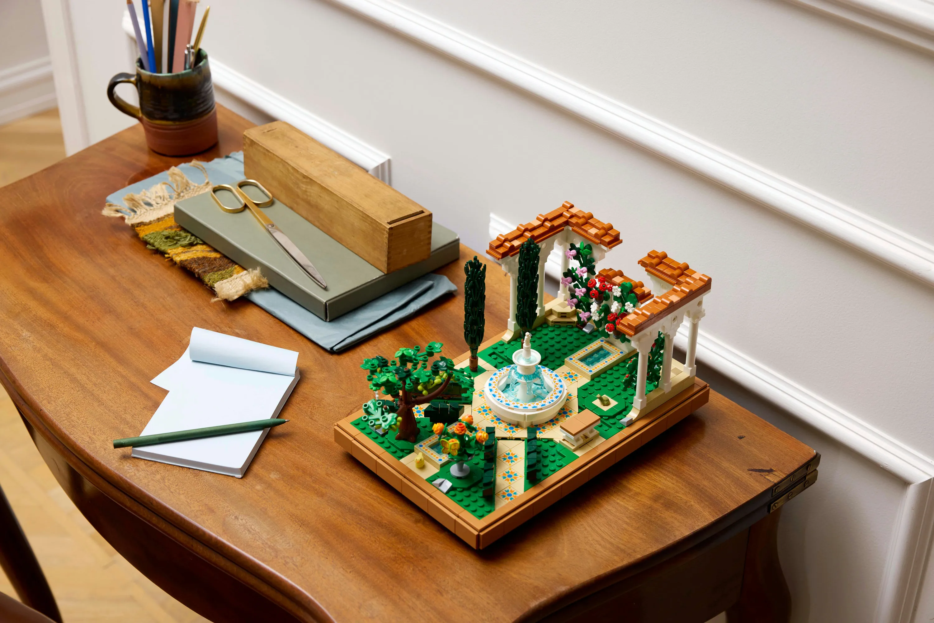 LEGO Icons Garden and Fountain 10359