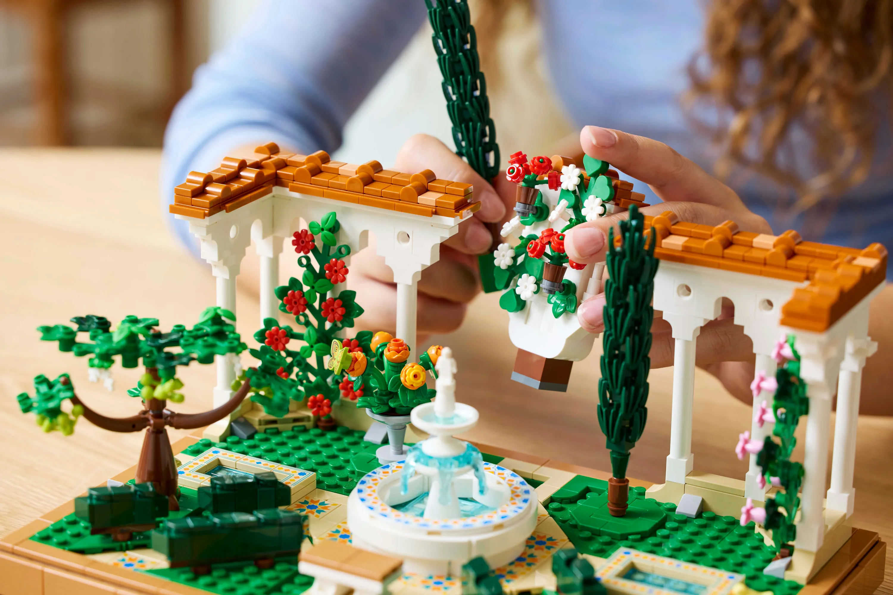 LEGO Icons Garden and Fountain 10359