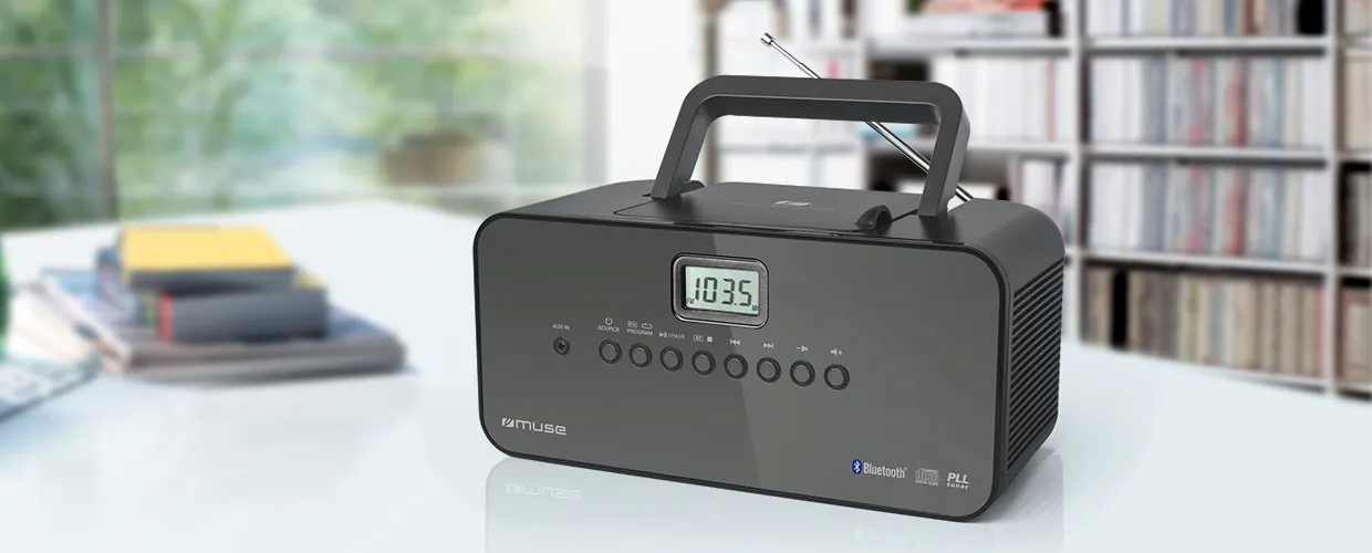 Muse M-22 BT - b&auml;rbar radio, FM/CD/Bluetooth, svart