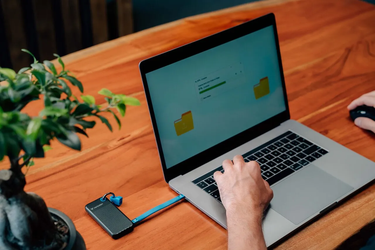 Verbatim Pocket SSD 2TB External SSD with USB 3.2 Gen 2 (USB-C), Portable, Rugged, Black/Blue