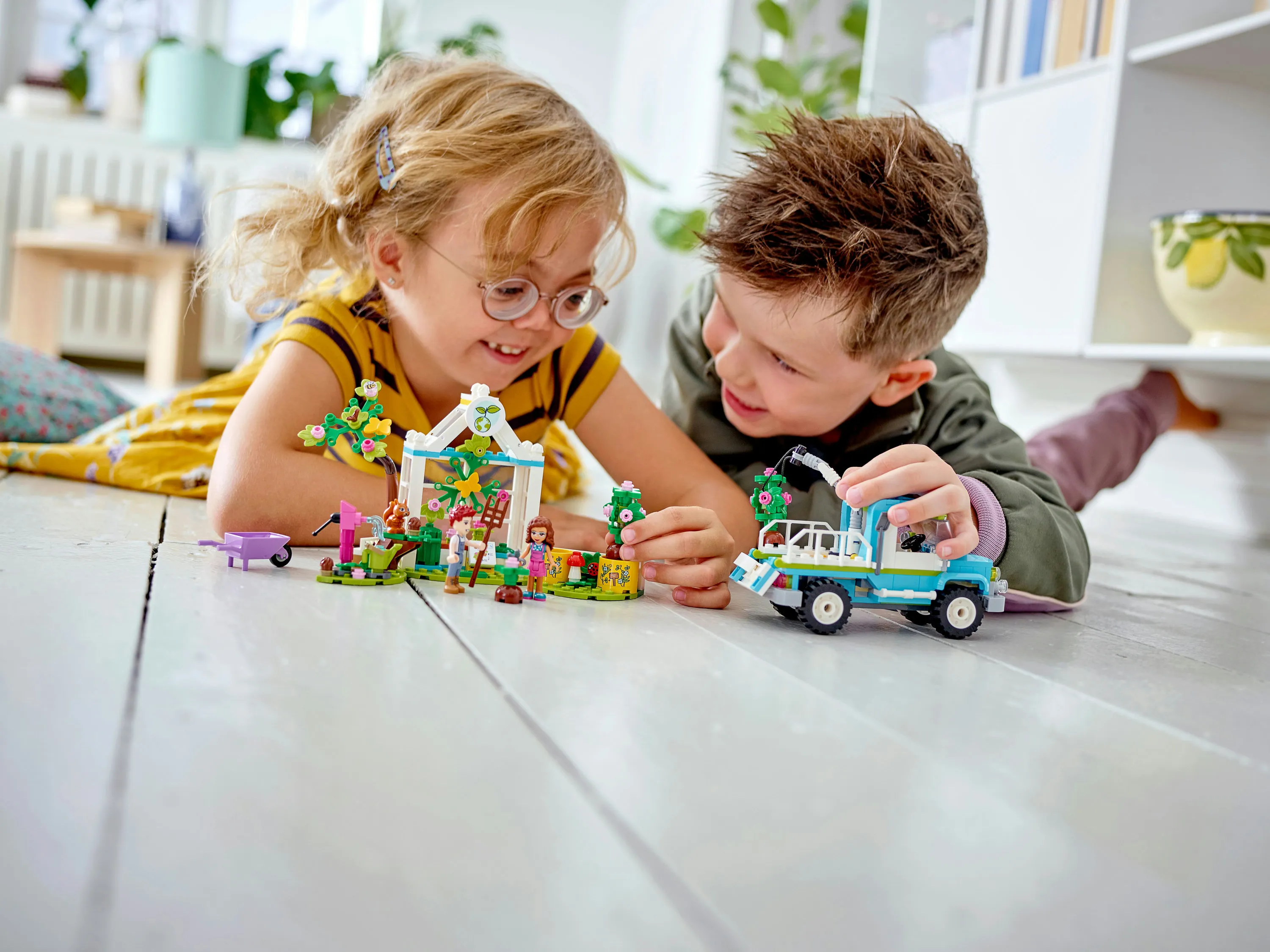 Lego Friends tree planting vehicle 41707