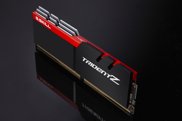 G.Skill Trident Z 16 GB (2 x 8 GB) DDR4 4266 MHz, CL19 - minne, Gr&aring;/R&ouml;d