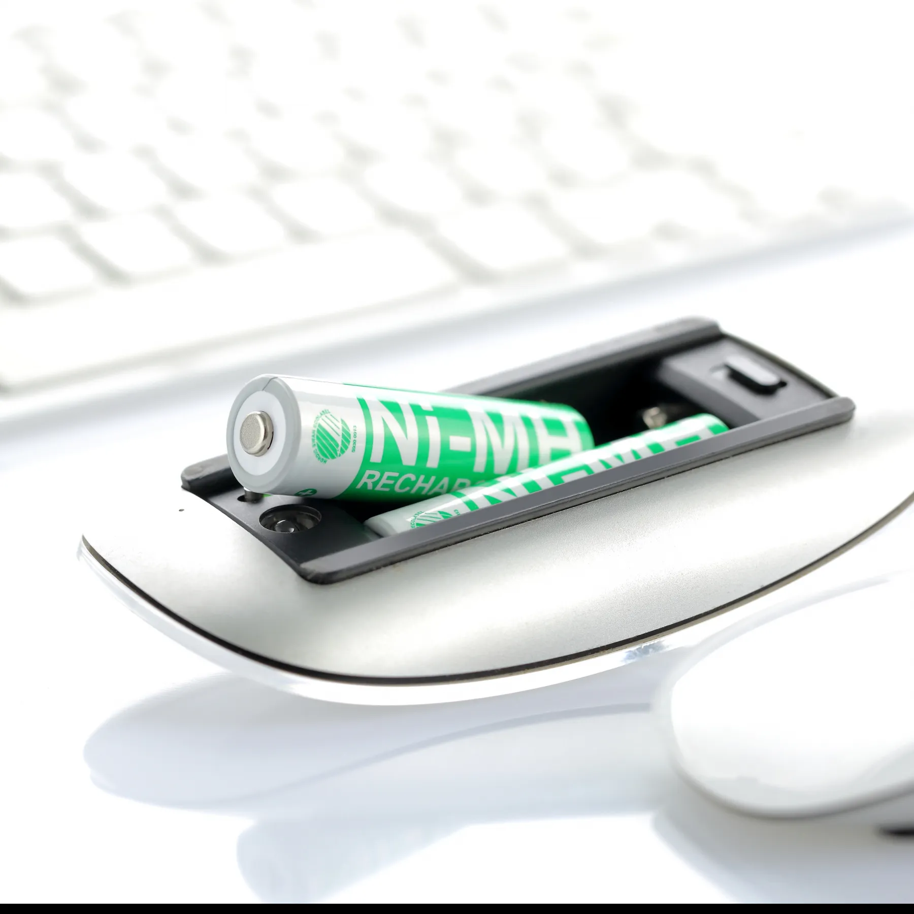 DELTACO Ultimate Ni-Mh rechargeable, LR6/AA size, 2500mAh, 4-pack