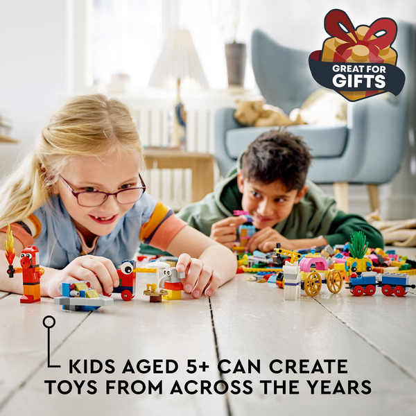 Lego Classic 90 vuotta leikkien lumoissa 011021