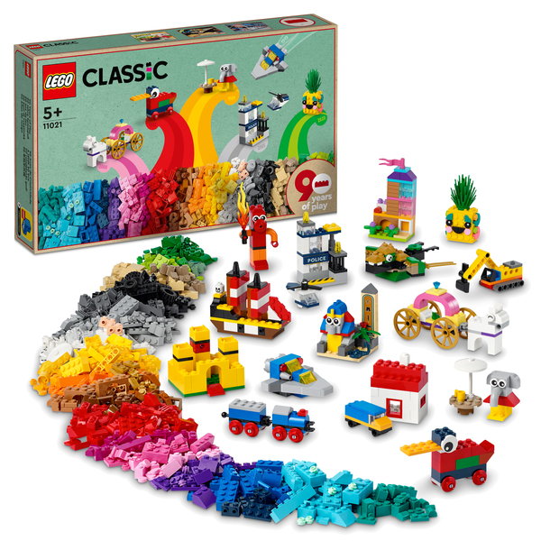 Lego Classic 90 vuotta leikkien lumoissa 011021