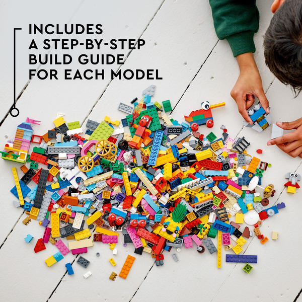 Lego Classic 90 vuotta leikkien lumoissa 011021