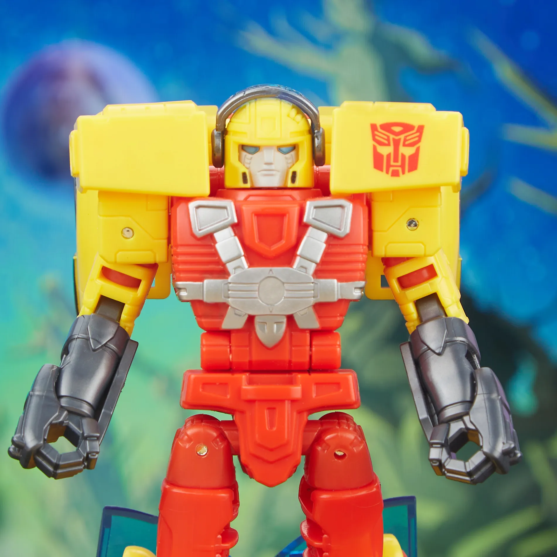 Hasbro Transformers Legacy Evolution Armada Universe Hot Shot Toy Figure (14 cm tall)