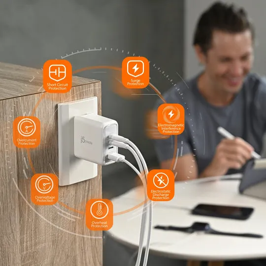 j5create JUP4370EF-N 70 Watt GaN USB-C 4-portars - Mobilladdare, Vit
