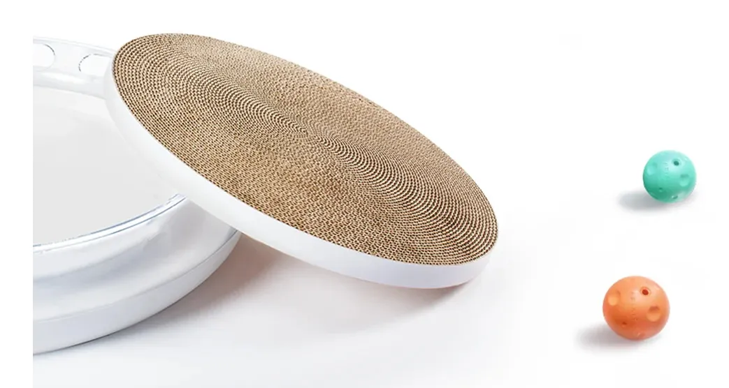 PETKIT P610 4-in-1 kissan raapimalevy palloilla