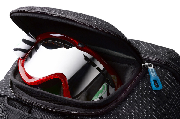 THULE Nylon Rolling Duffel w safe-Zone black/blue