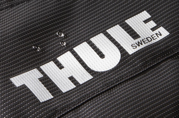 THULE Nylon Rolling Duffel w safe-Zone black/blue