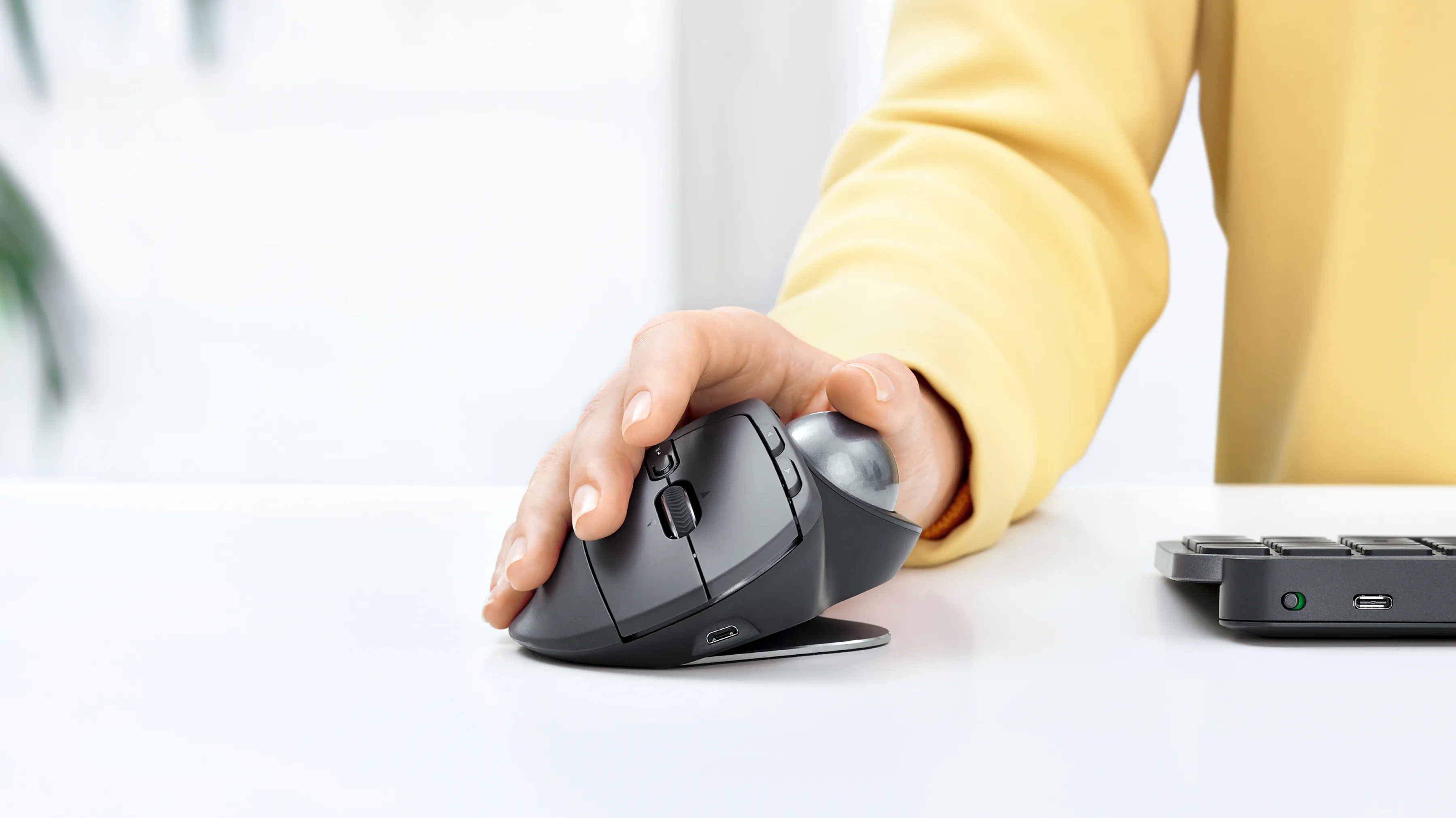 Logitech MX Ergo Wireless Ergonomic Trackball, Graphite