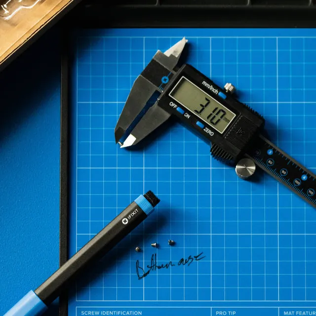 iFixit - digital caliper + carrying case
