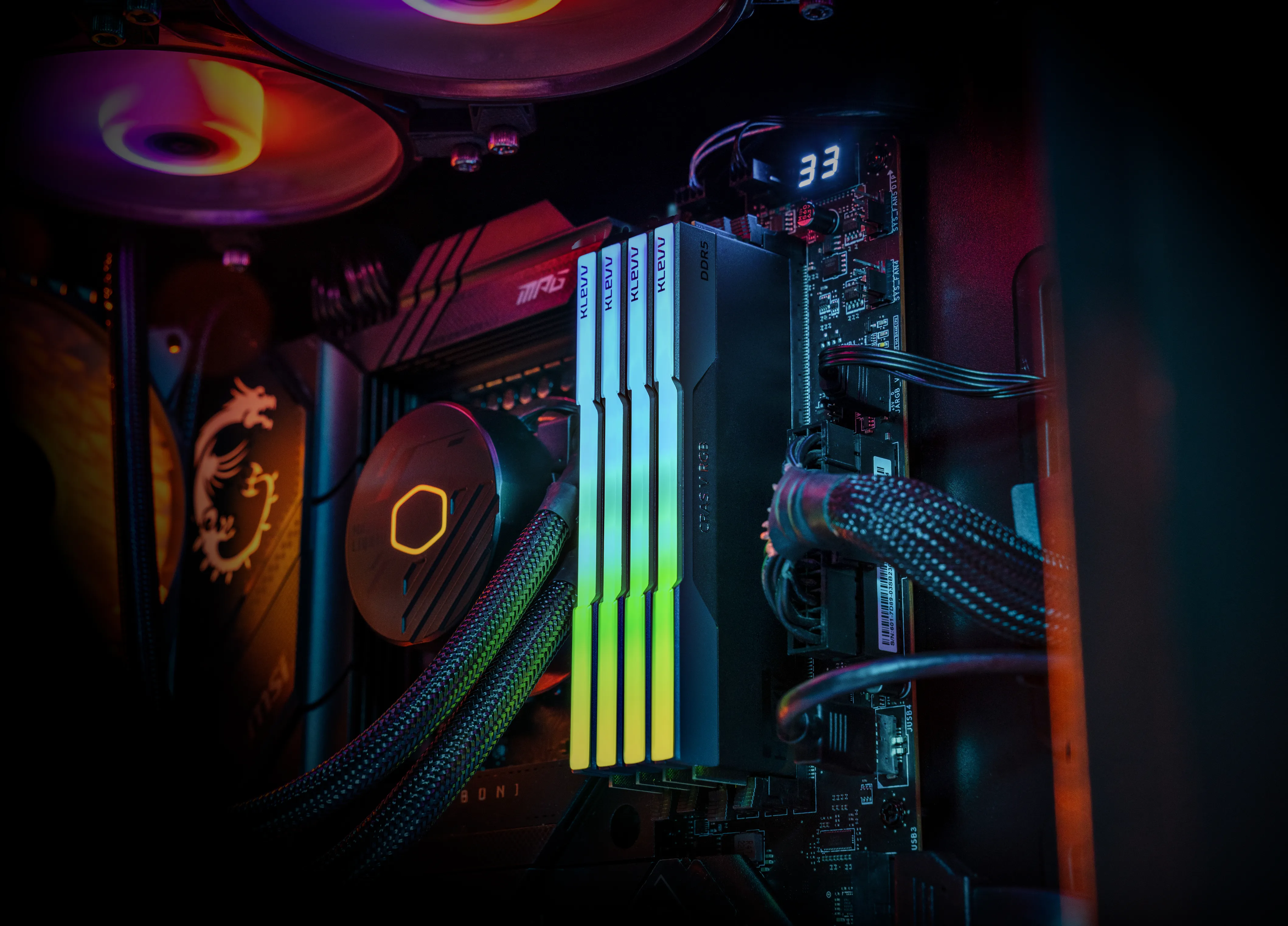 KLEVV CRAS V RGB 32 Gt (2 x 16 Gt) DDR5 6400 MHz, CL30 -muisti (EXPO)