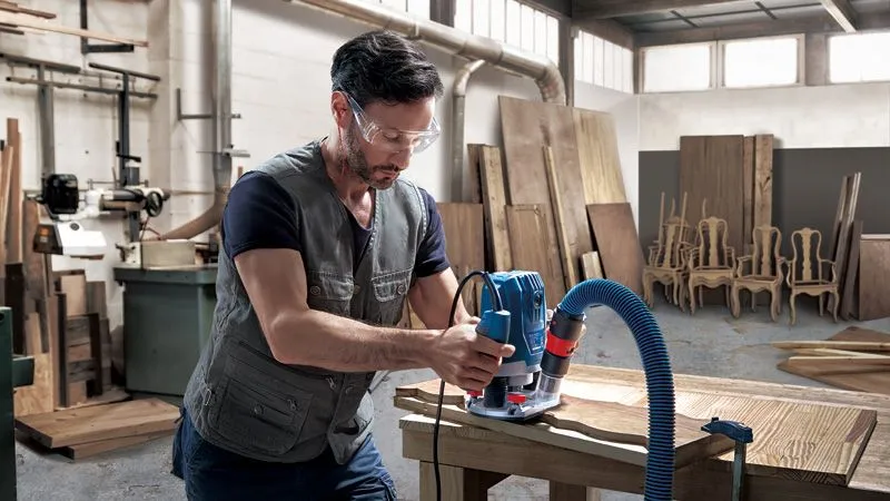Bosch GOF 130 Professional &ouml;verfr&auml;s 230 v, 1300 W