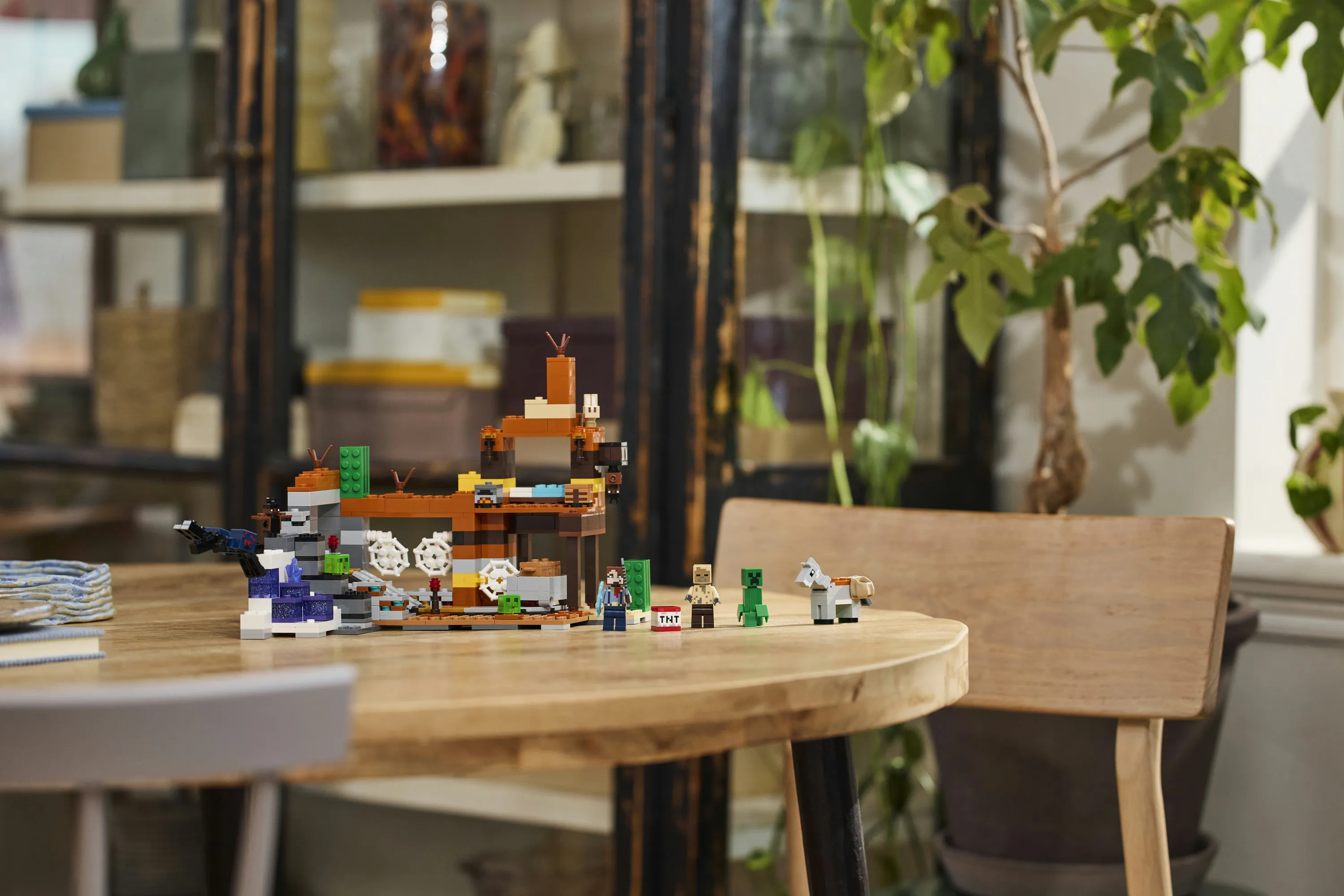 LEGO Minecraft Er&auml;maan kaivoskuilu 21263