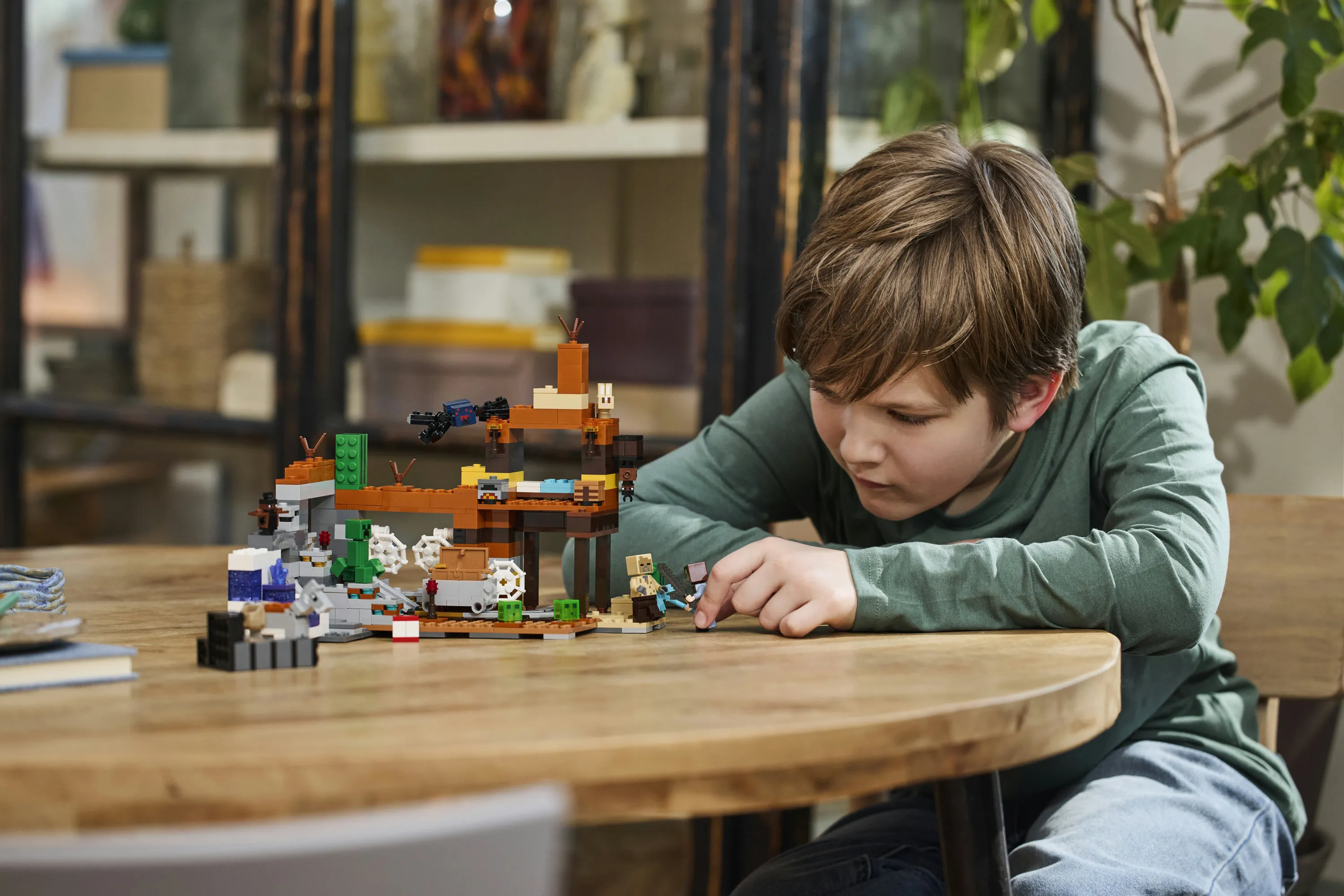 LEGO Minecraft Er&auml;maan kaivoskuilu 21263