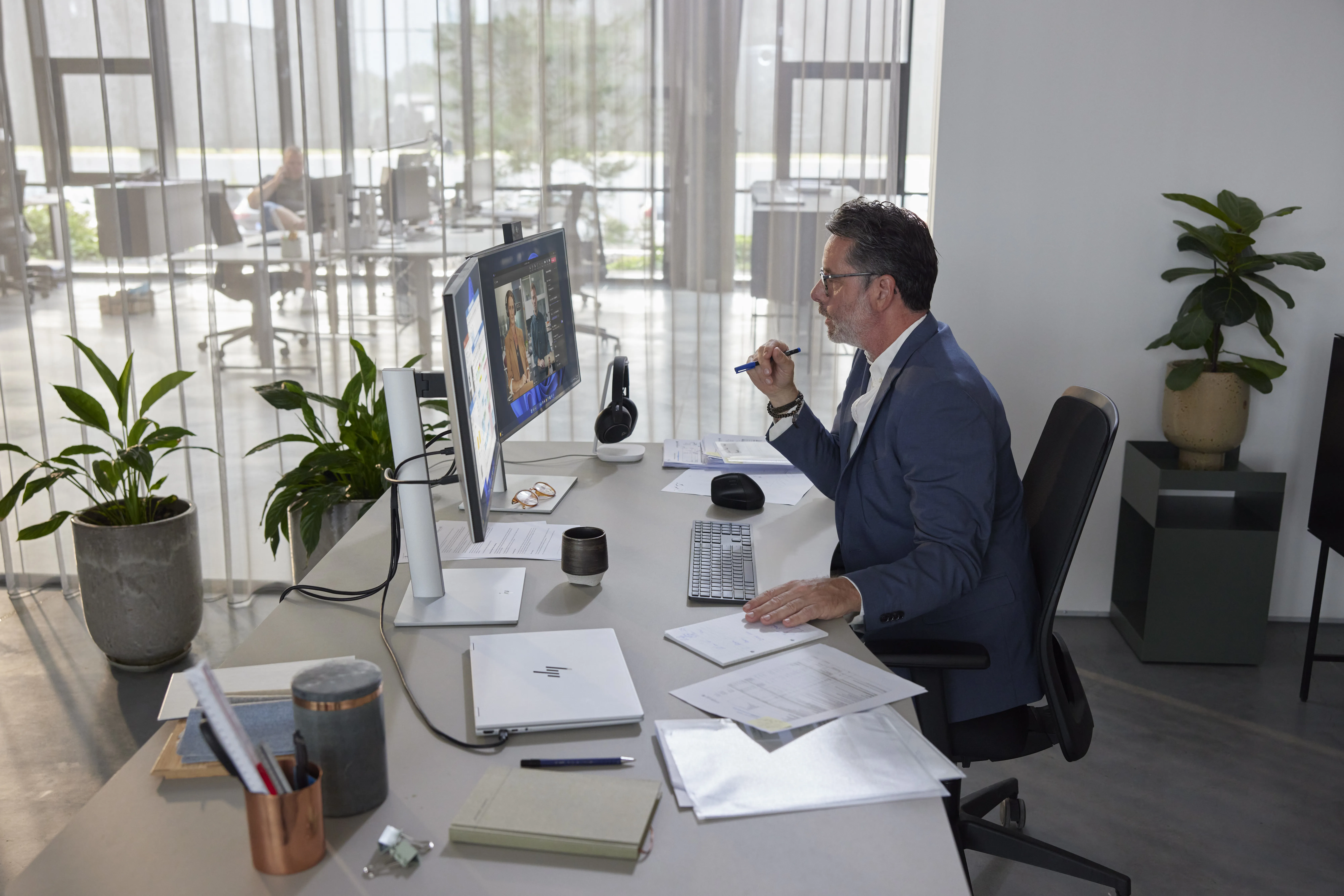 HP EliteBook 1040 G11 14" Ultra 5 125H, 16 Gt, 512 Gt, Win 11 Pro -kannettava, hopea