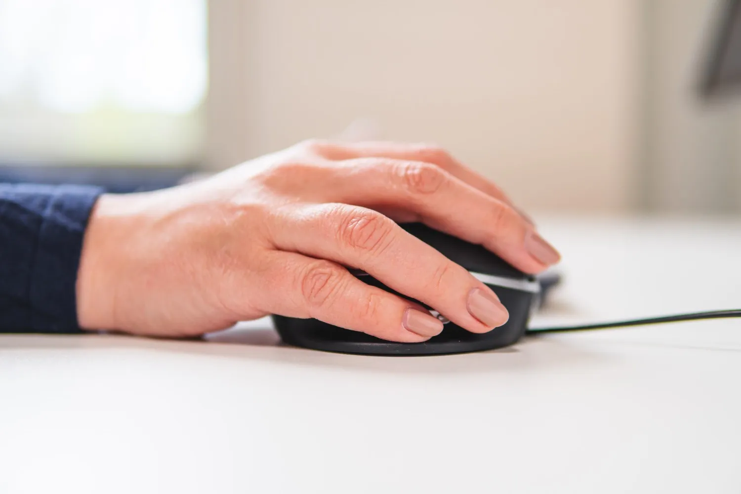 BakkerElkhuizen Oyster Mouse tr&aring;dbunden ergonomisk mus