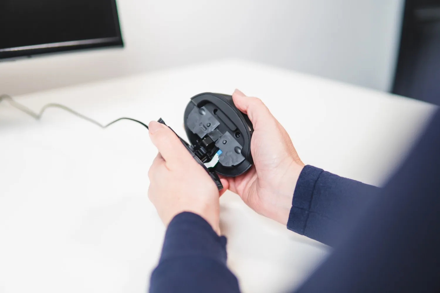 BakkerElkhuizen Oyster Mouse tr&aring;dbunden ergonomisk mus