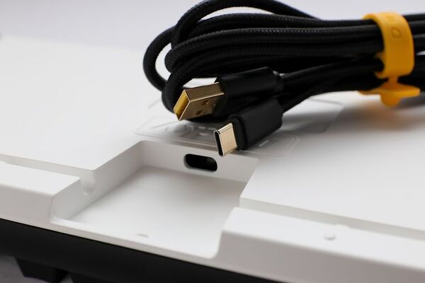 Ducky One 3 - Classic Black / White Nordic - TKL - Gateron Baby Kangaroo - RGB