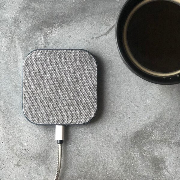 UPSTR&Ouml;M H&Auml;MP - Fast wireless charging in a sleek Danish design
