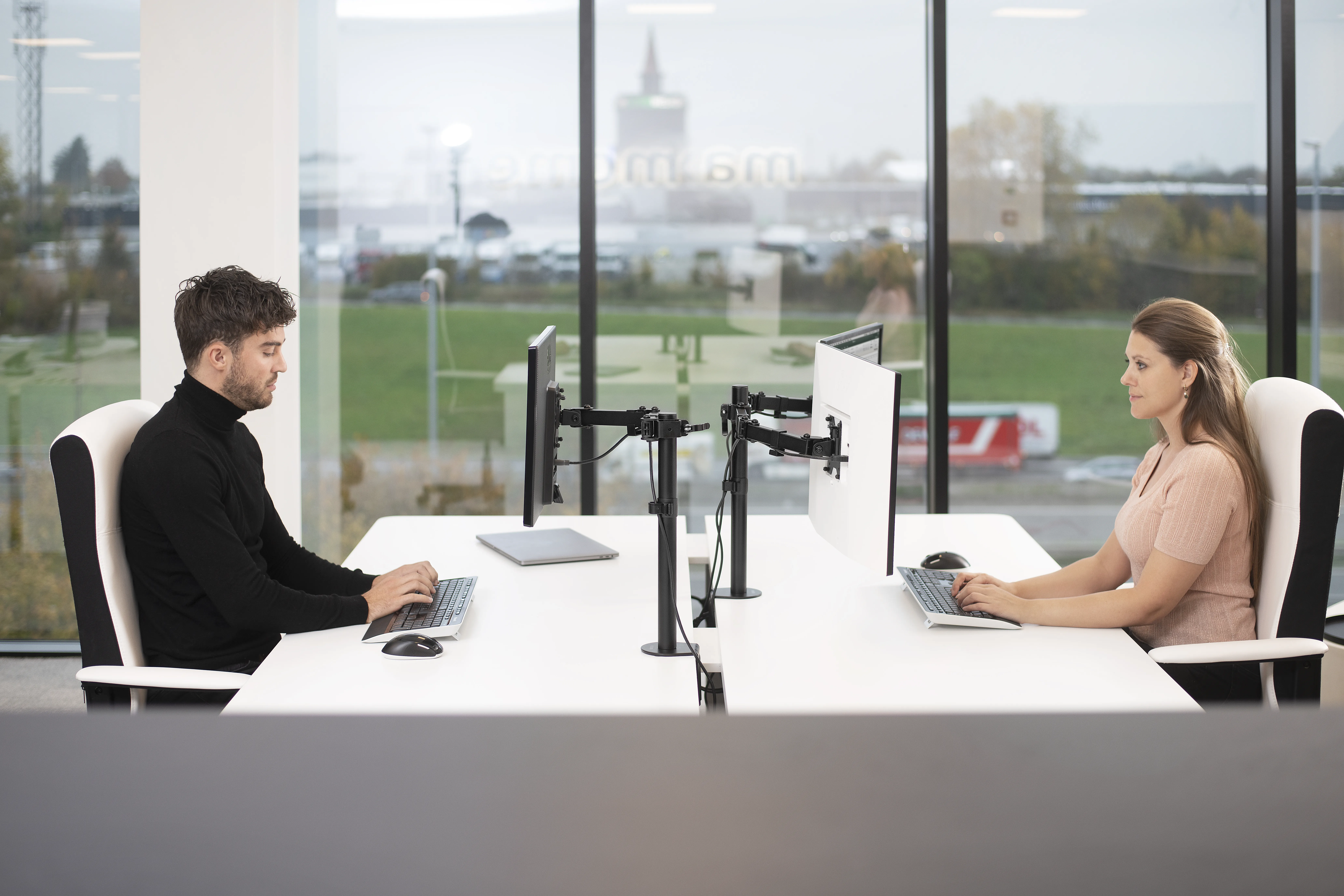 VISION VFM-DPD2B Desk Mount, for 2 monitors, 13-27", full-motion, 8kg, VESA 75/100, Black