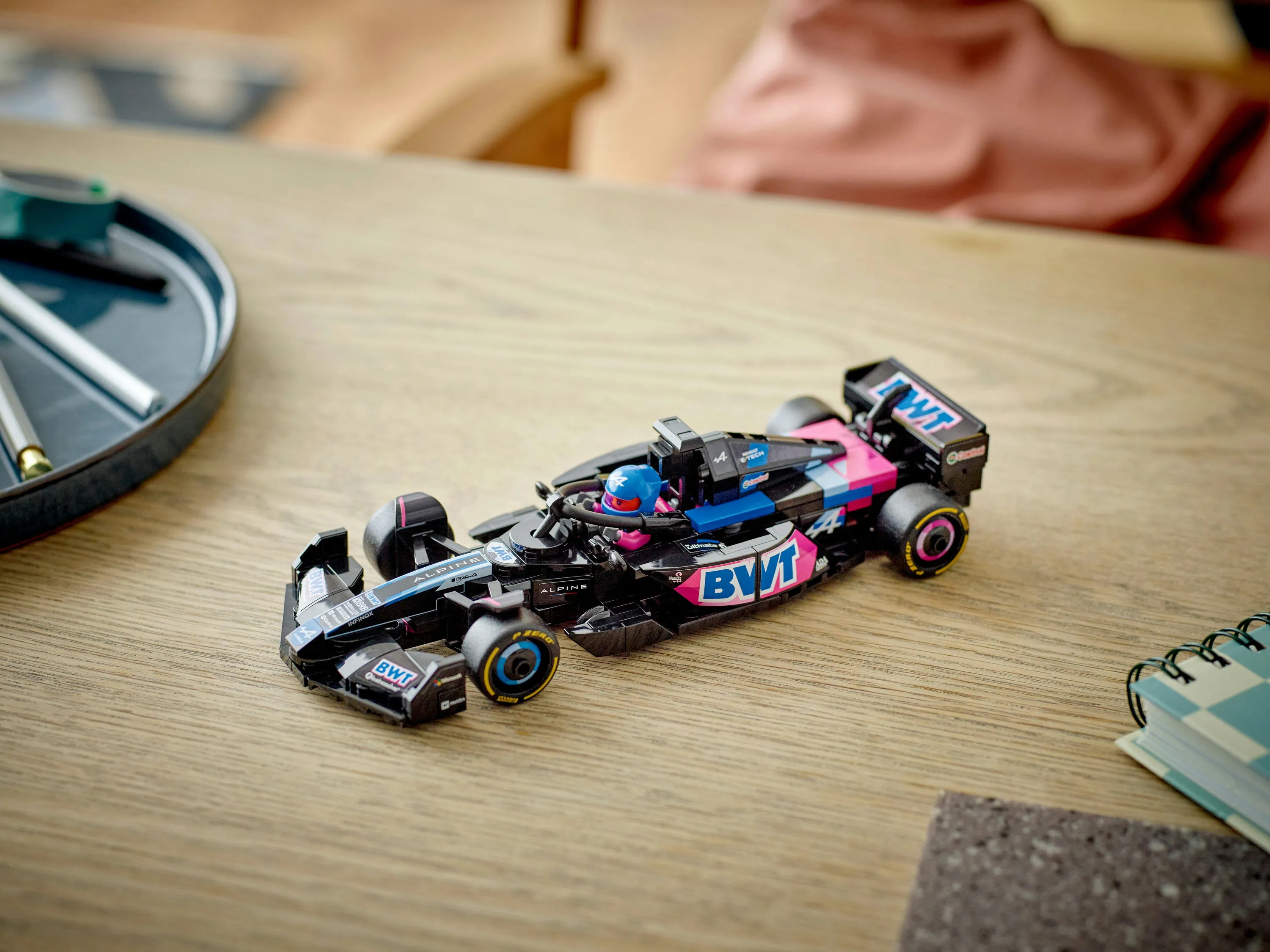 LEGO Speed Champions BWT Alpine F1 Team A524 racerbil 77248