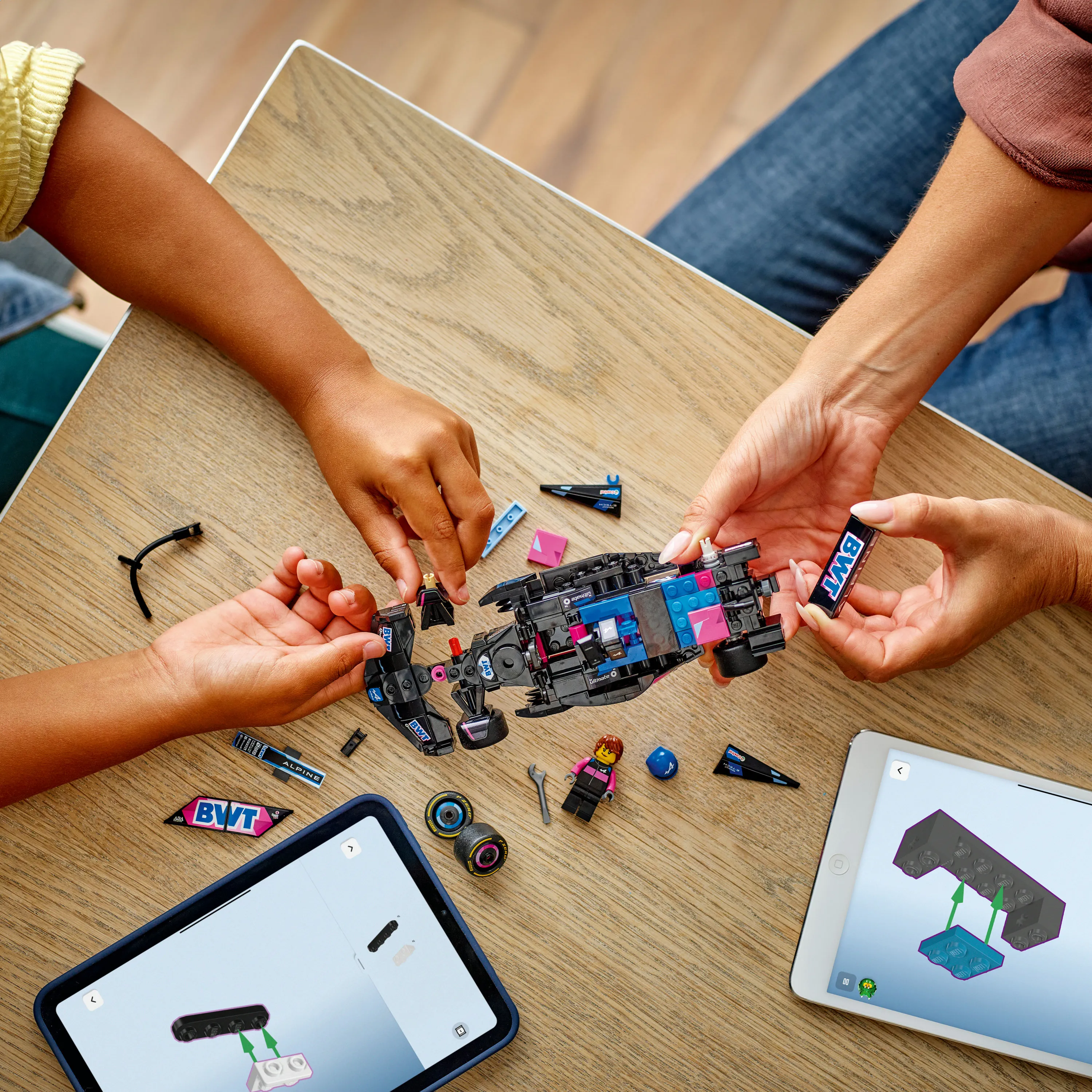 LEGO Speed Champions KICK Sauber F1 Team C44 Race Car 77247