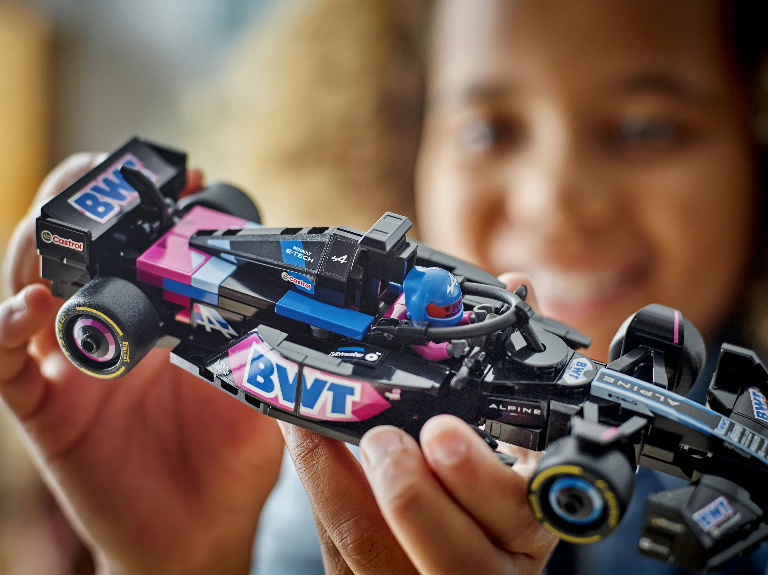 LEGO Speed Champions KICK Sauber F1 Team C44 Race Car 77247