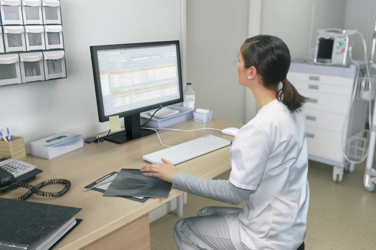 CHERRY AK-C8112 Ergonomic Keyboard, CHERRY SX, White