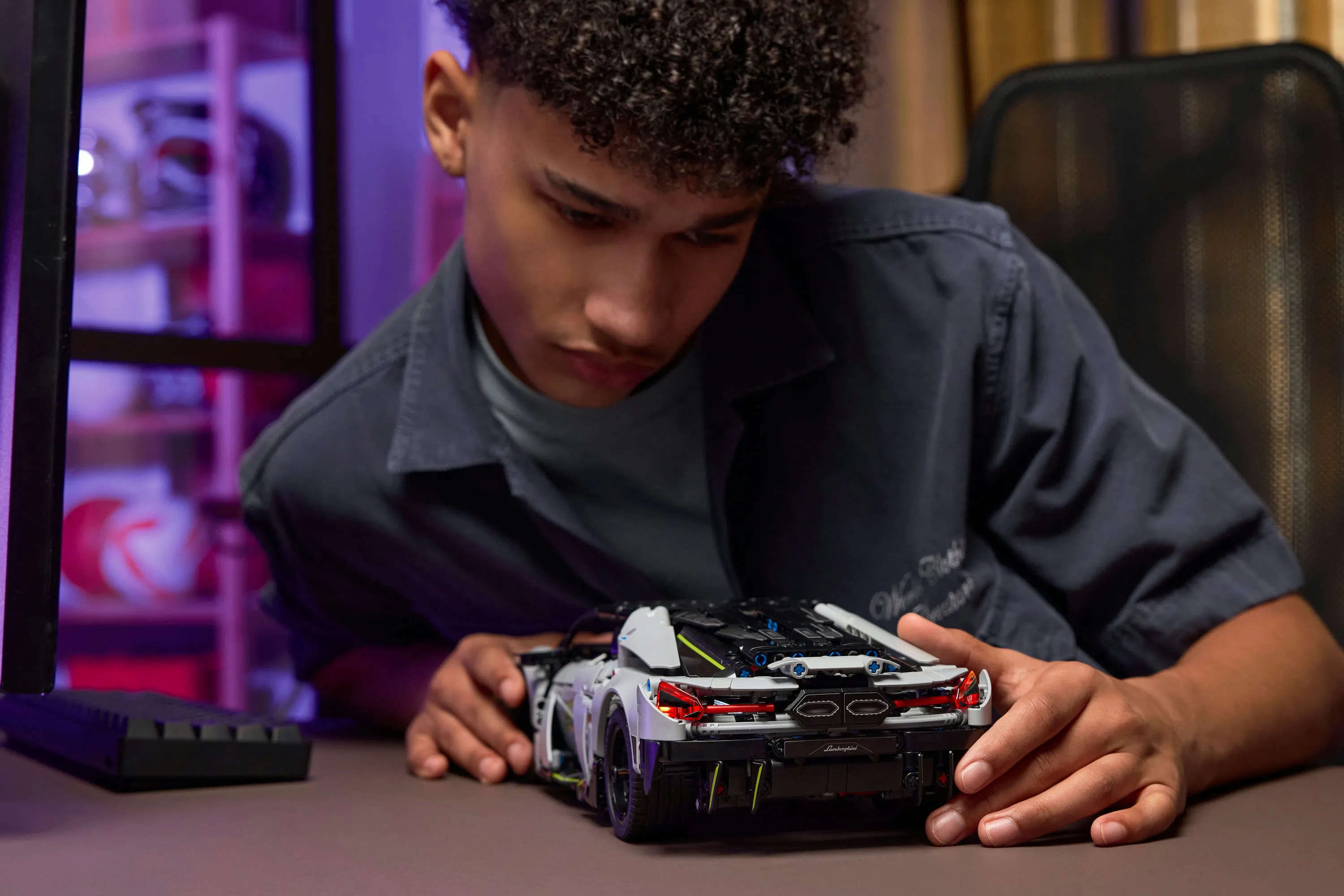 LEGO Technic Lamborghini Revuelto supersportbil 42214 LEGO Technic Lamborghini Revuelto supersportbil 42214