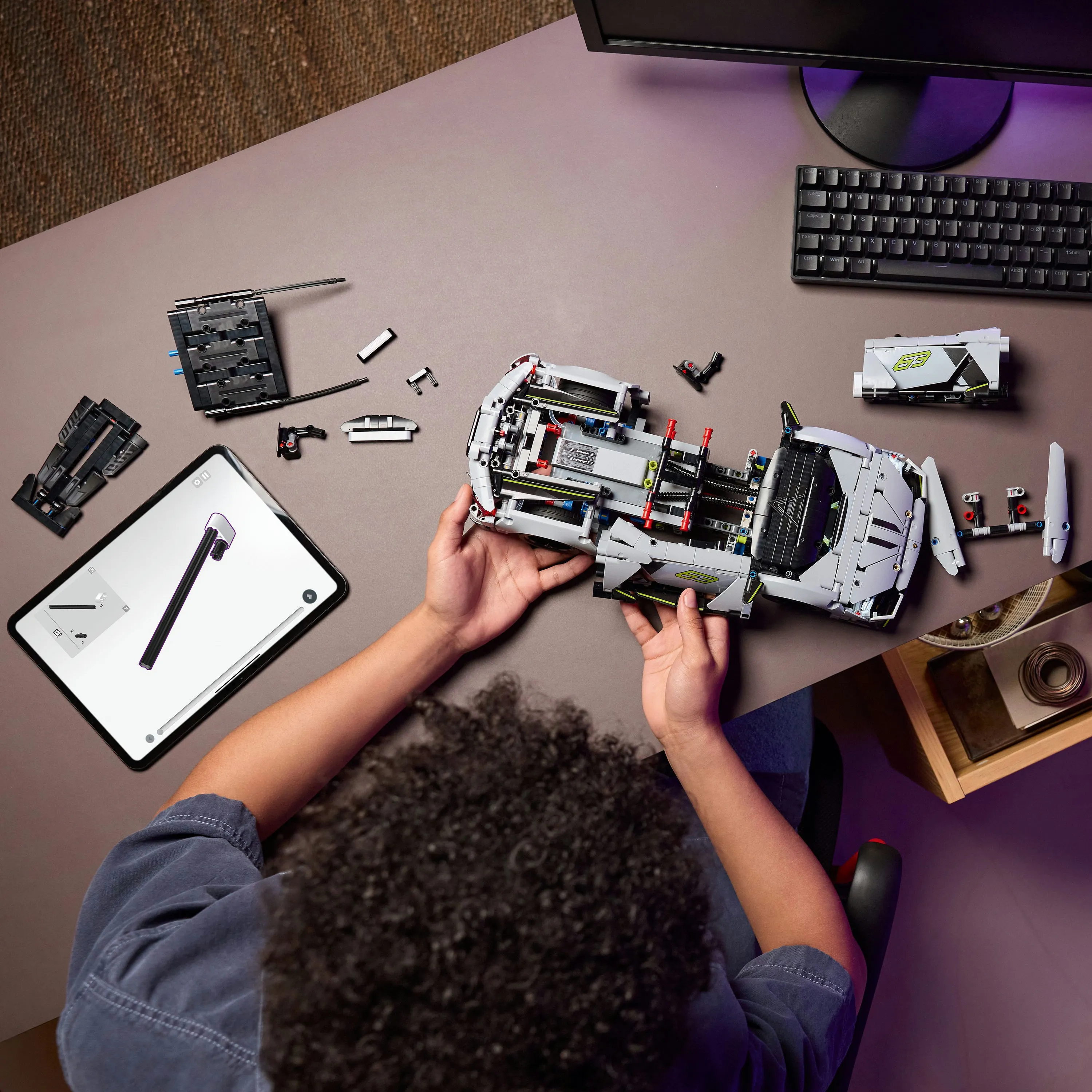 LEGO Technic Lamborghini Revuelto supersportbil 42214 LEGO Technic Lamborghini Revuelto supersportbil 42214