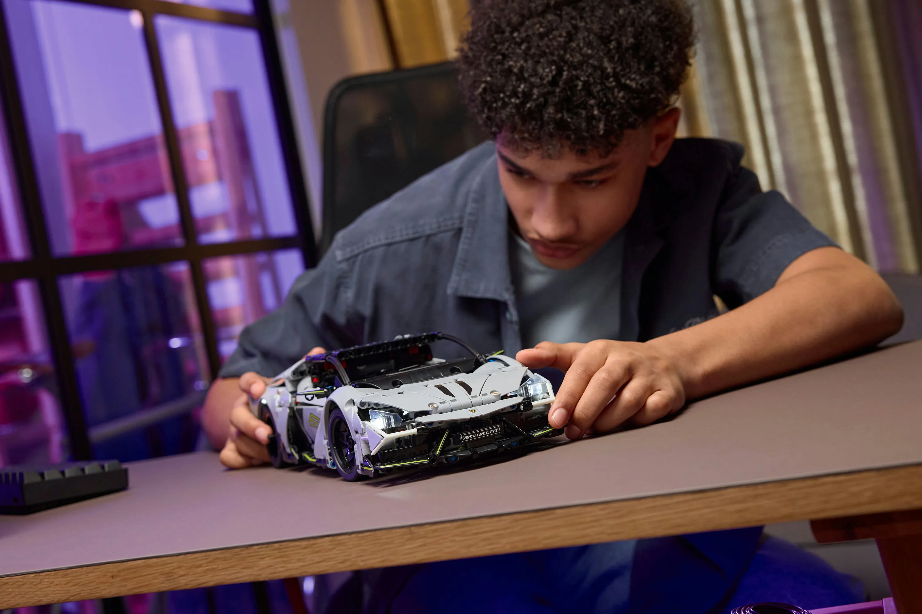 LEGO Technic Lamborghini Revuelto supersportbil 42214 LEGO Technic Lamborghini Revuelto supersportbil 42214