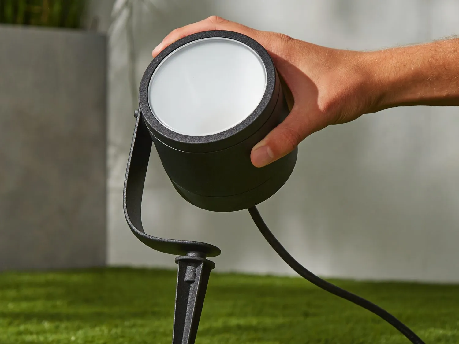 Philips HUE OUTDOORLILYXL1X15W2 - WHITE AND COLOR AMBIANCE - BLACK