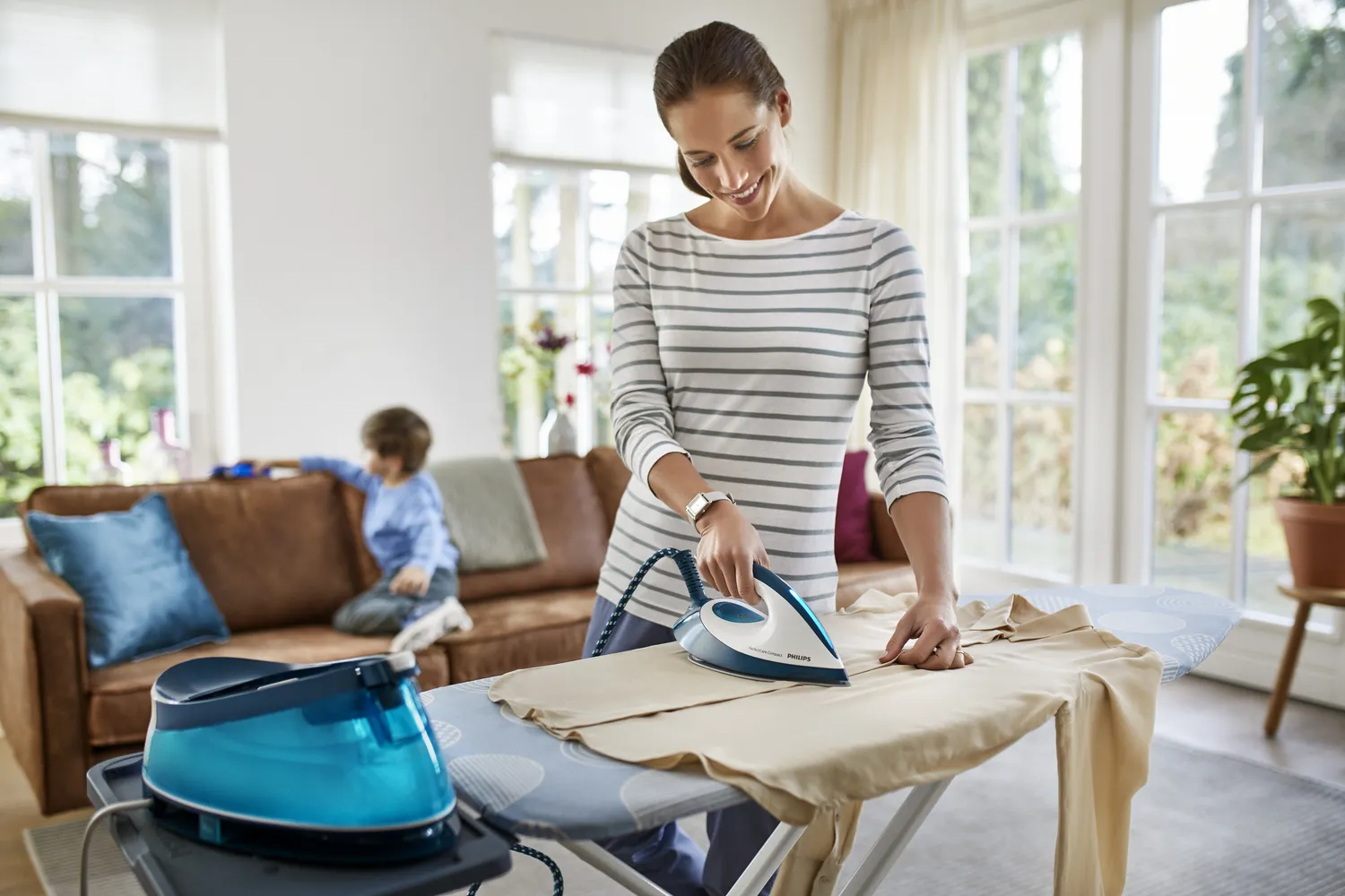 Philips PerfectCare Compact GC7842/40 Steam Generator Iron, 2400W, 6.5 bar, 1.5L, Purple/White